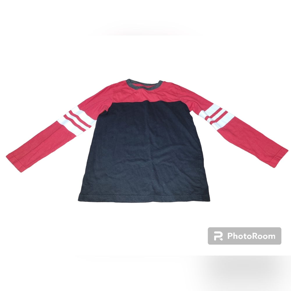 Black and Red Long Sleeve Shirt‎
